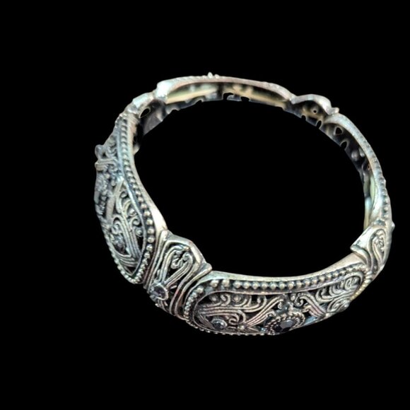 Vintage Ornate Silver-Tone Stretch Bracelet With Intricate Black Stone Accents - - Picture 3 of 7